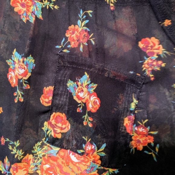 Navy/floral shear top - Picture 2 of 5